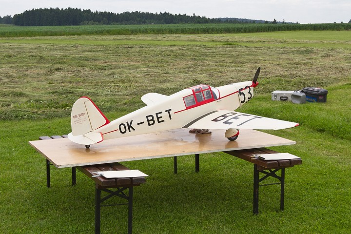 09